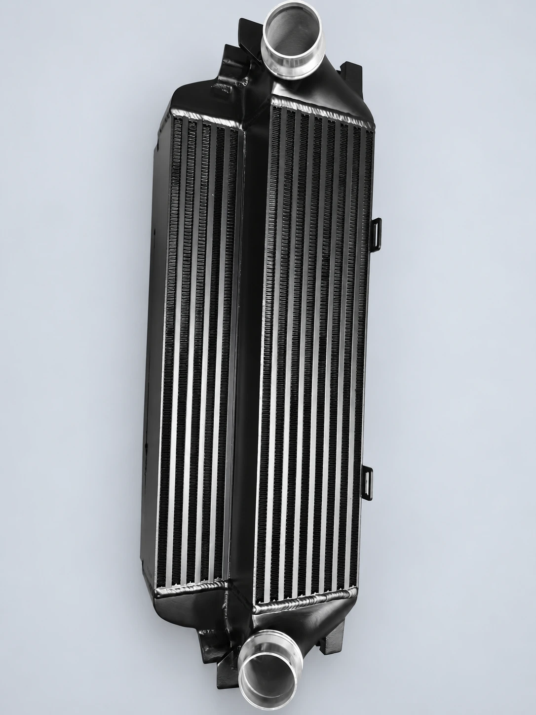 BMW G30 / G31 / G32 intercooler — stepped core and connection overview